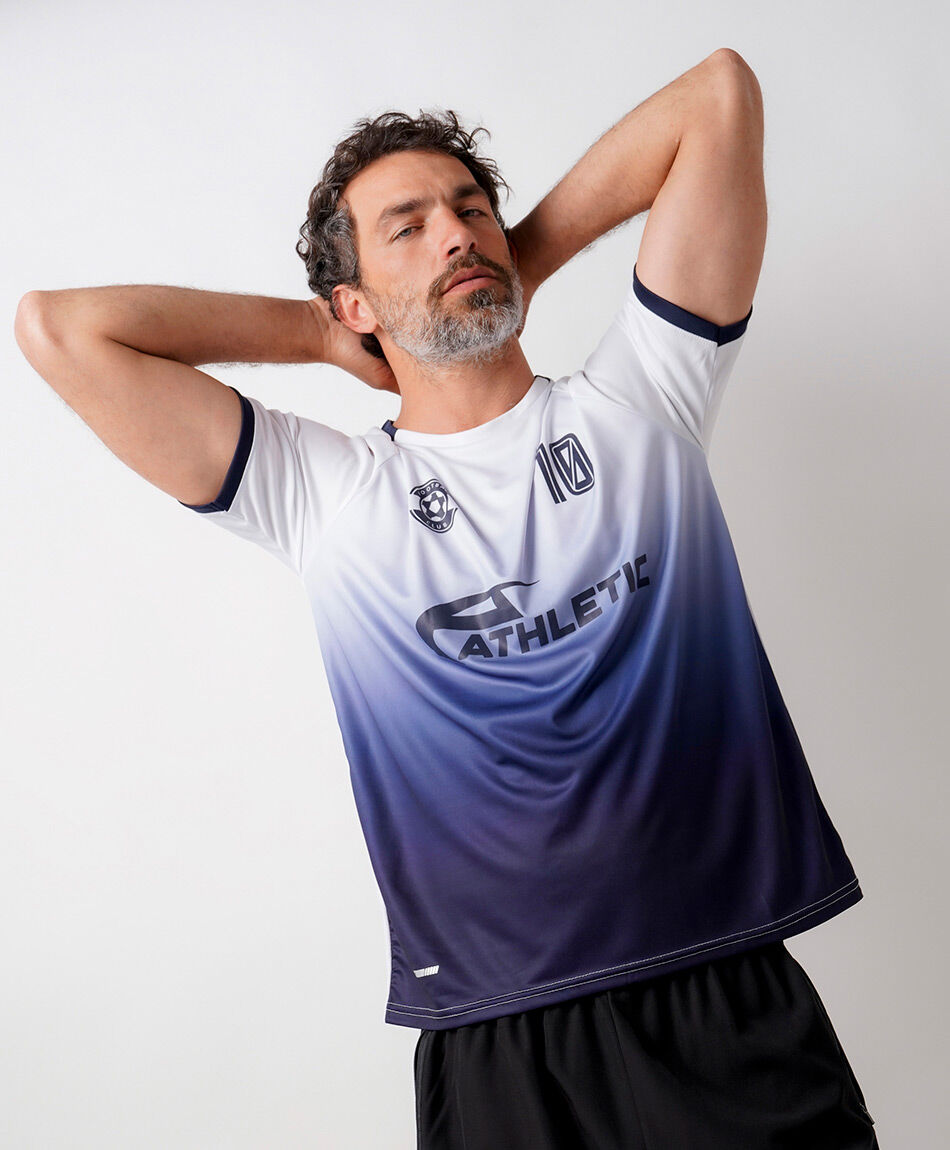 Remera deportiva hombre degrad&eacute; f&uacute;tbol