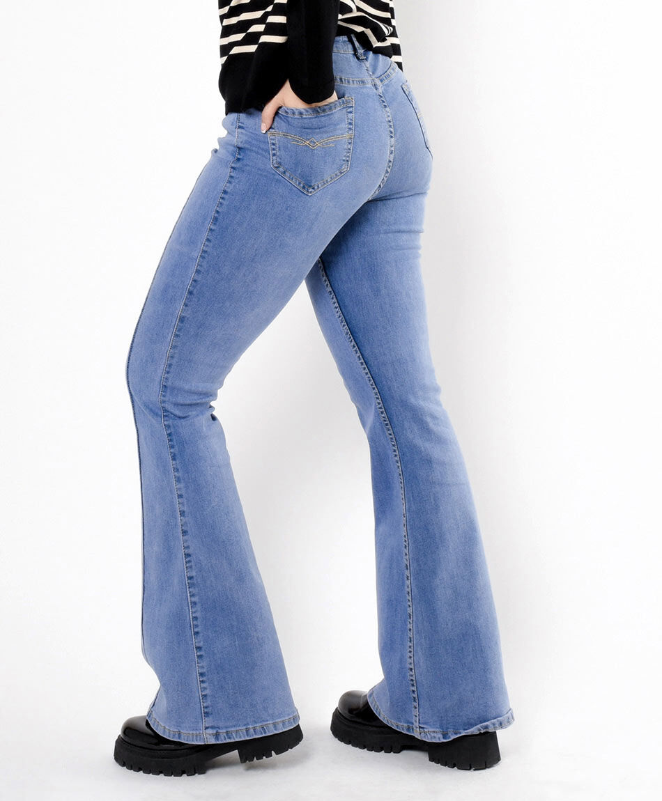 Jeans mujer costura frontal flare