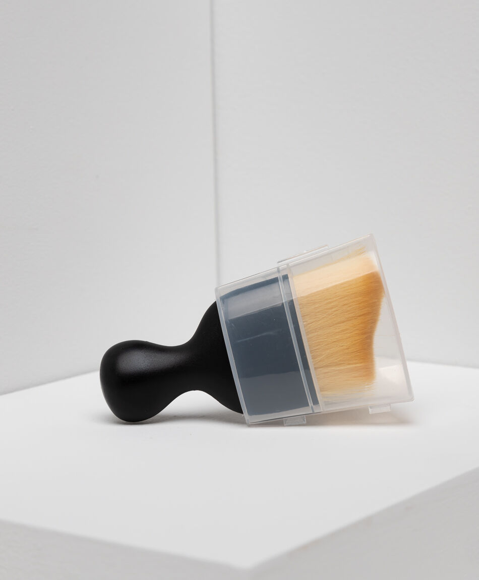 Brocha base y contorno