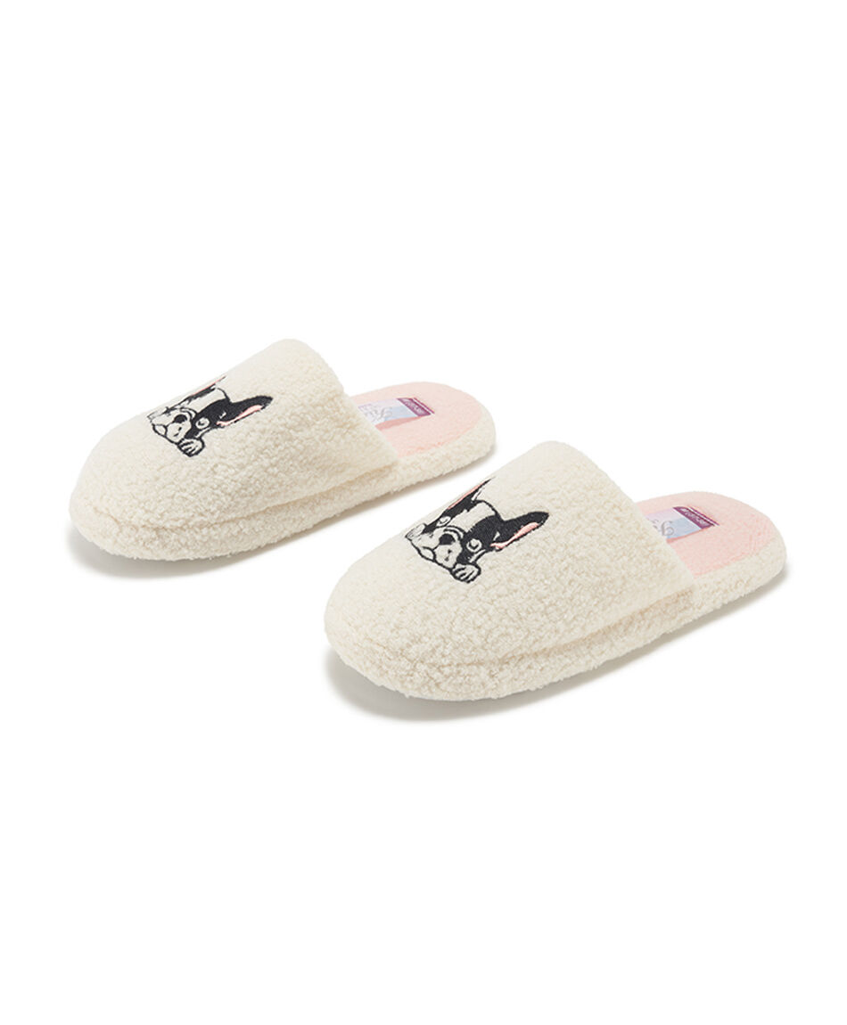 Pantufla mujer perrito durmiendo