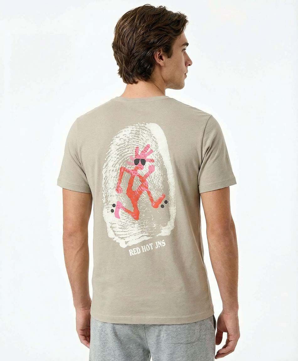 Remera hombre doble print huella