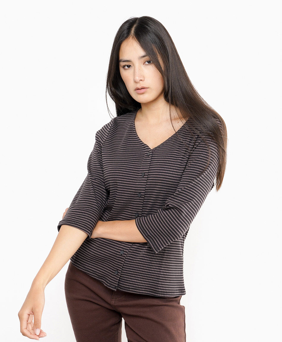 Remera mujer cuello v ligera