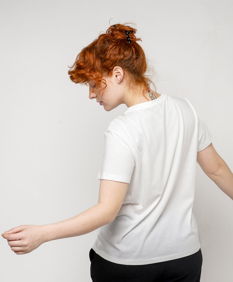 Remera mujer bolsillo crochet