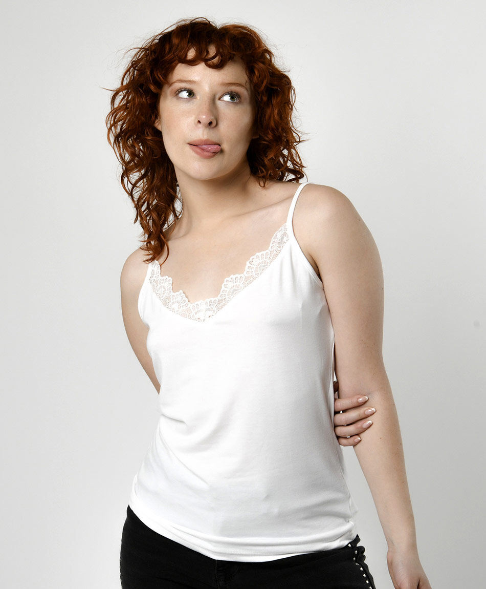 Remera mujer b&aacute;sica pabilo encaje blanca