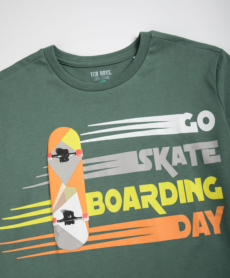 Remera ni&ntilde;o estampado skate boarding