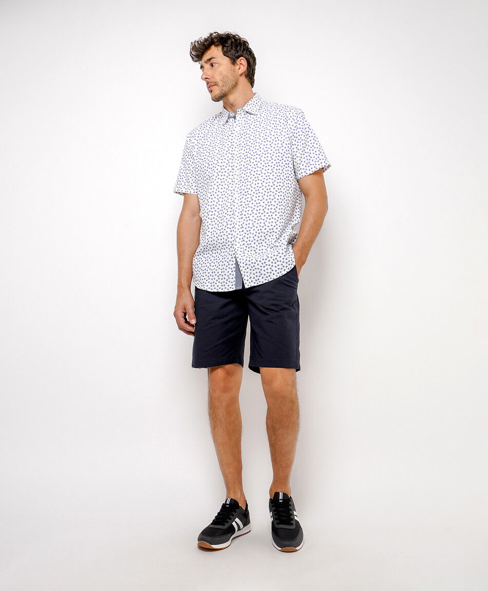 Camisa hombre estampado b&aacute;sico