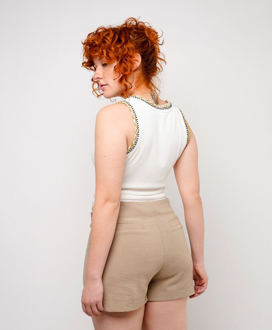 Short mujer bot&oacute;n cruzada