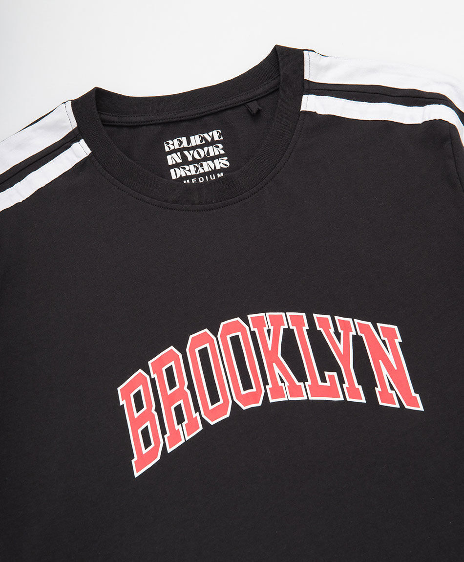 Remera hombre franjas hombro