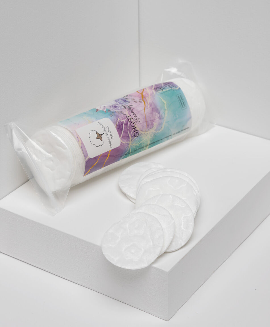 P&eacute;talos desmaquillantes