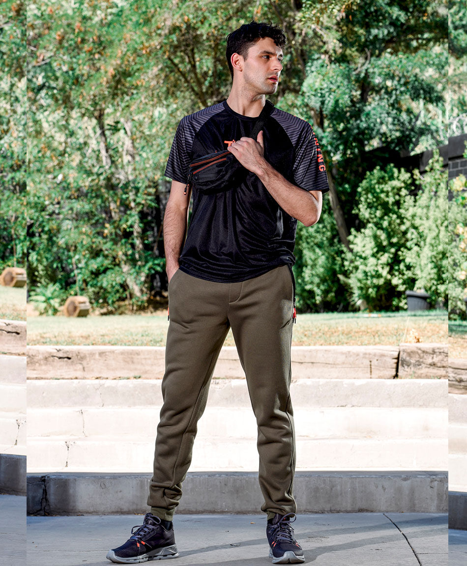 Pantal&oacute;n deportivo hombre verde