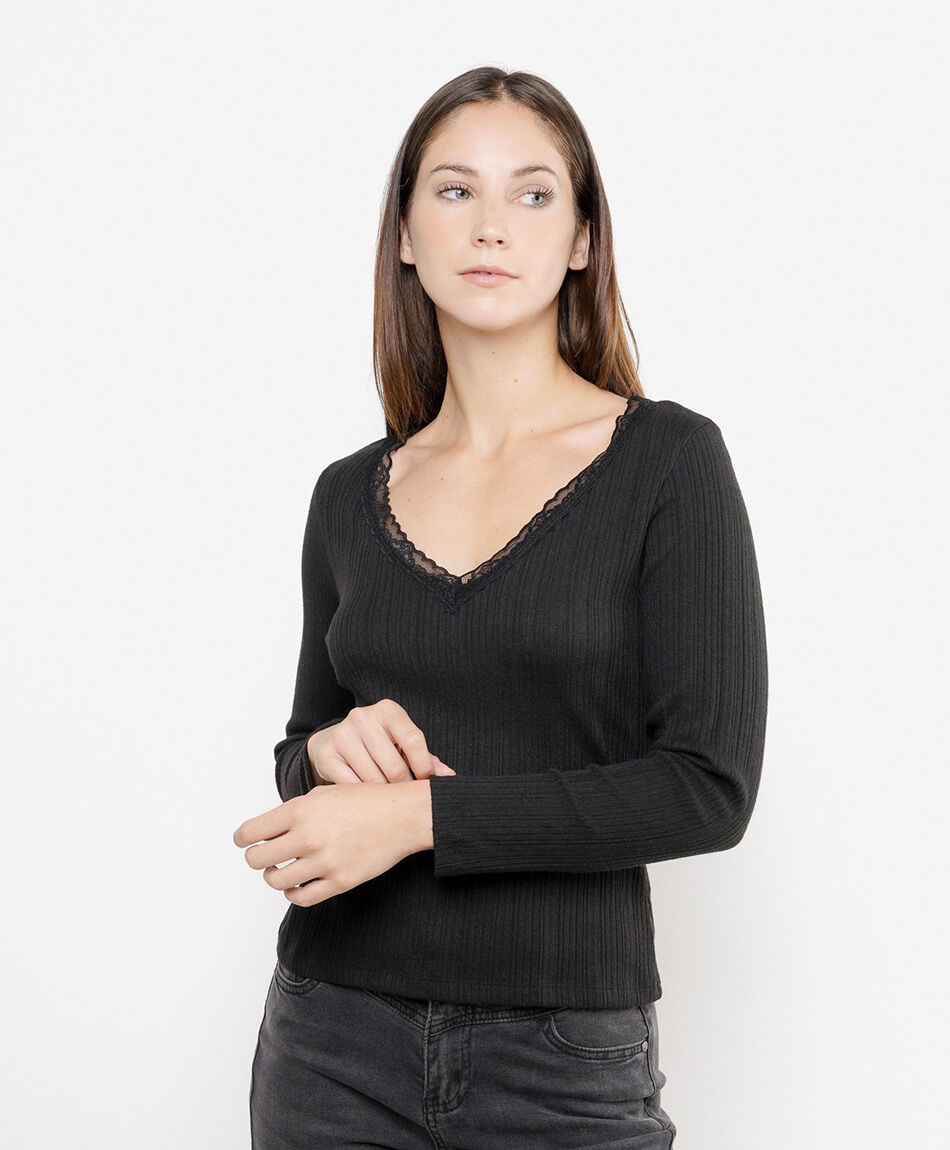 Remera mujer detalles encaje