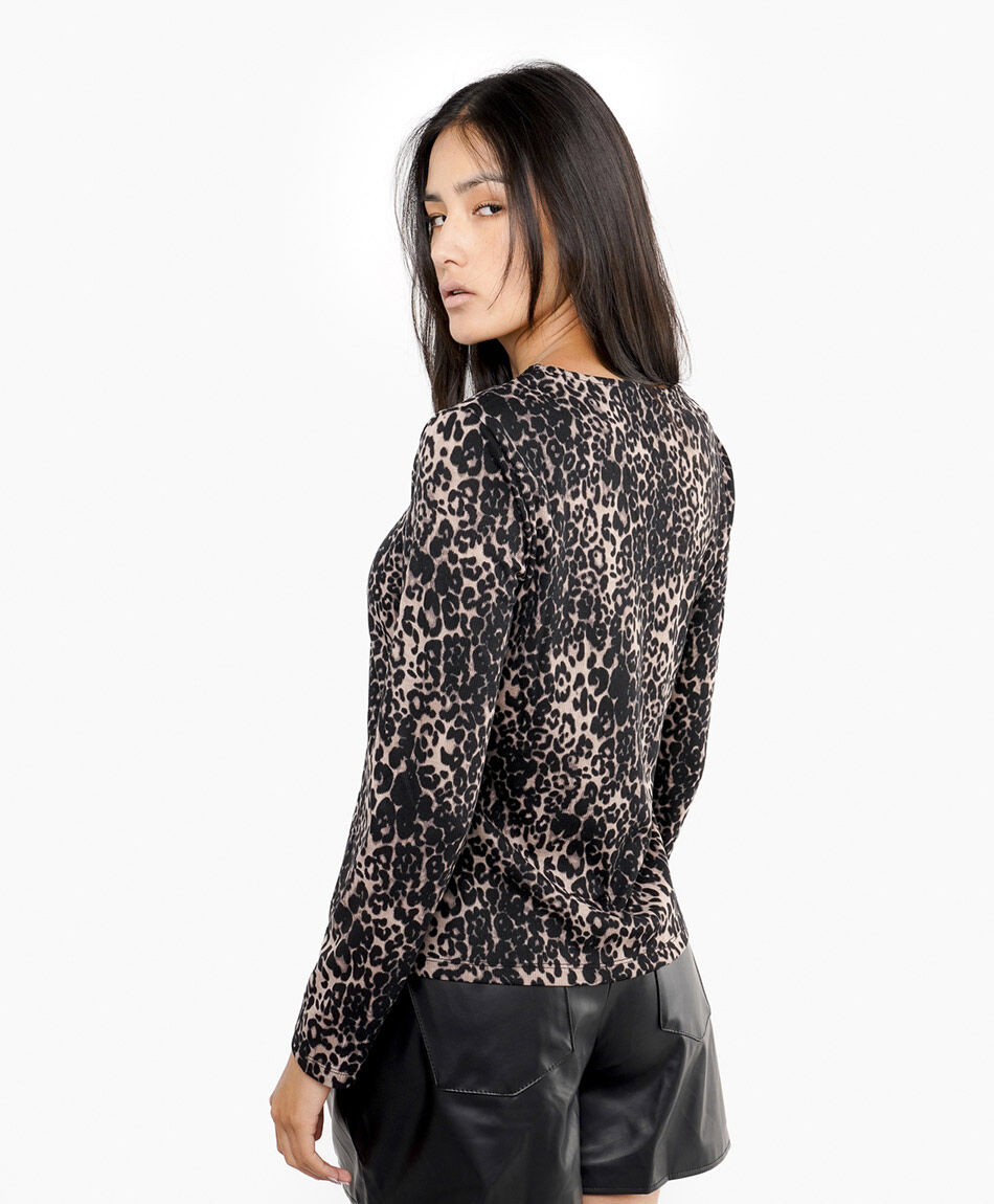 Remera mujer black animal print