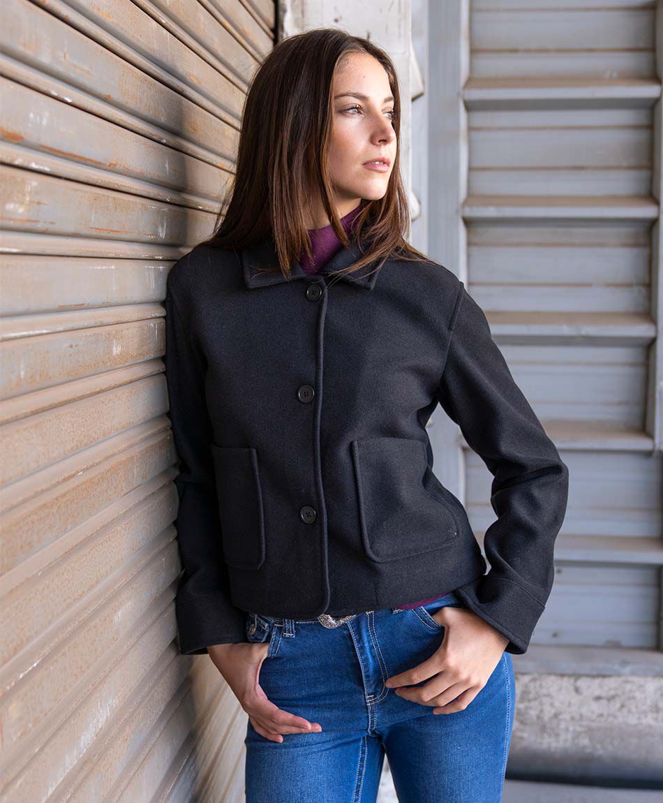 Campera mujer crop bolsillos