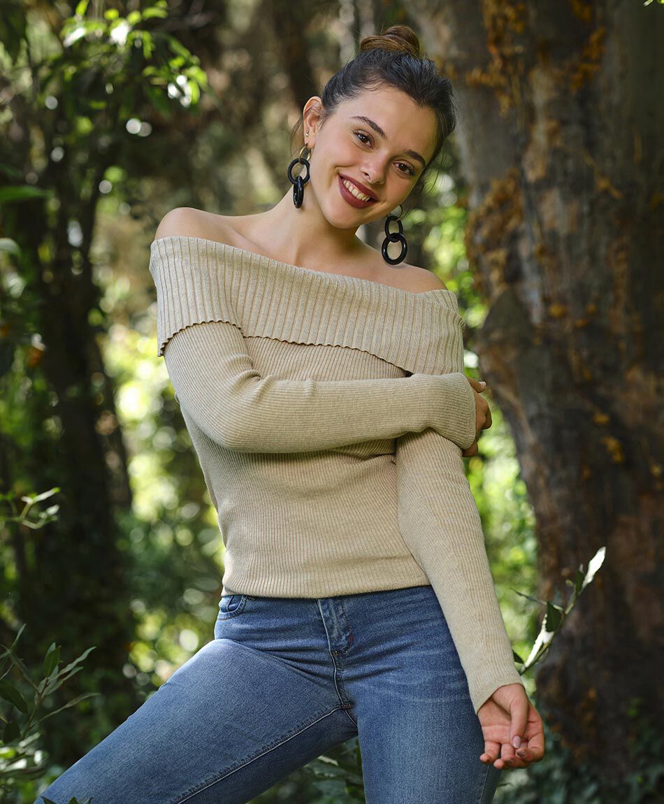 Sweater mujer hombros descubiertos ajustado