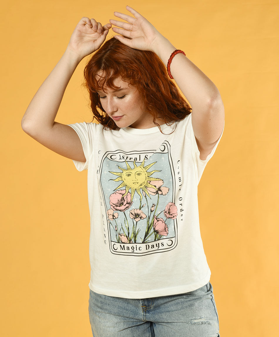Polera estampada astral