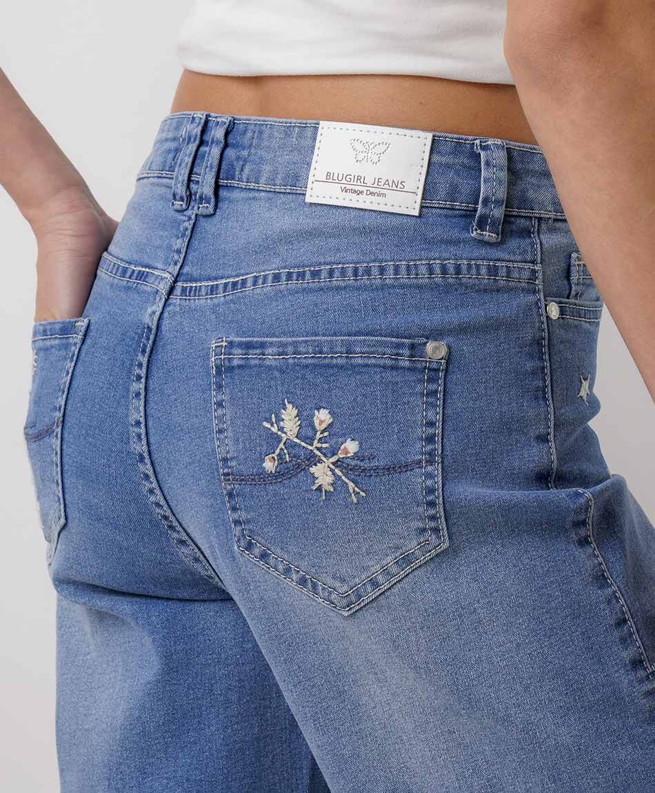 Jeans mujer wide leg florcitas bordadas