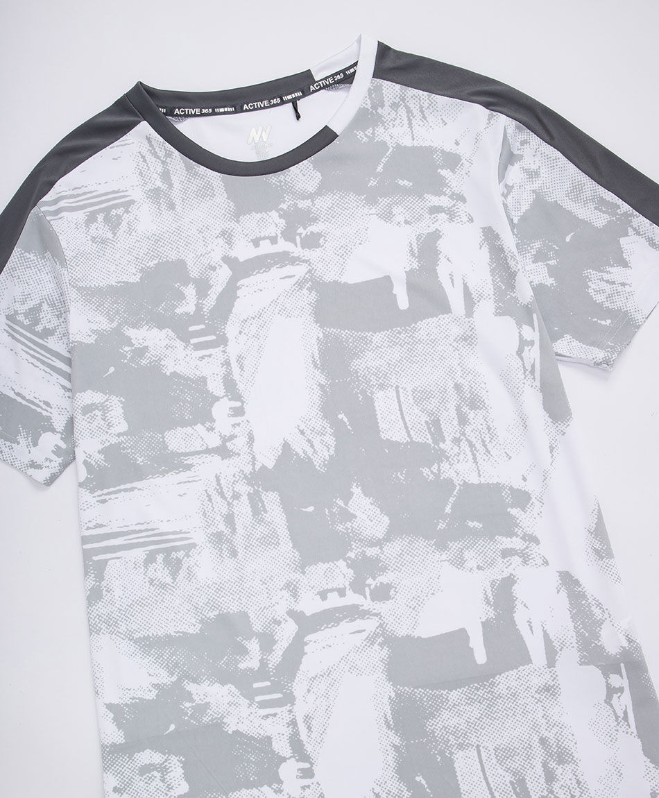 Remera deportiva hombre abstracto