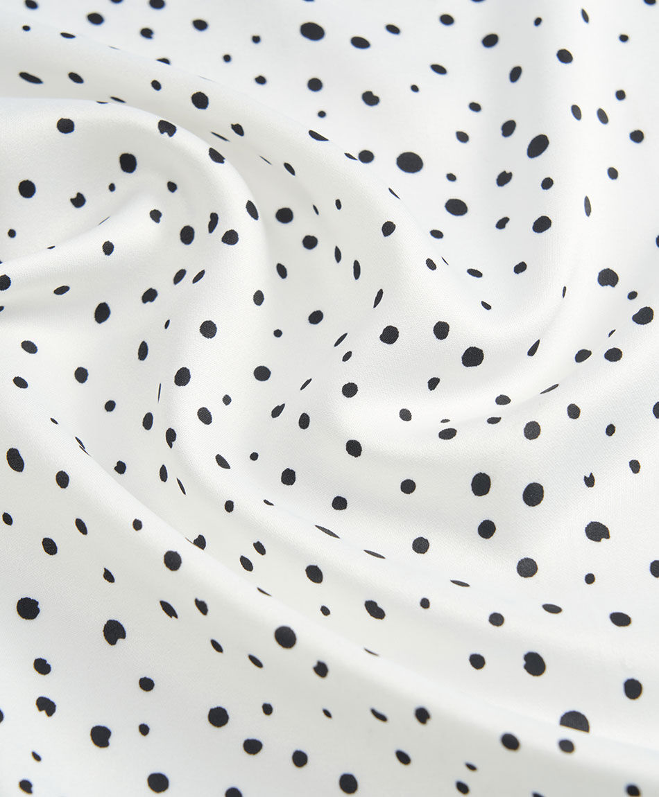 Pa&ntilde;uelo mujer puntitos black
