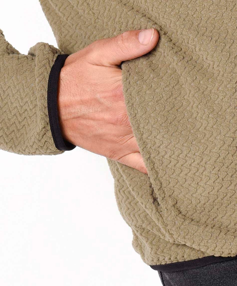 Buzo hombre outdoor textura